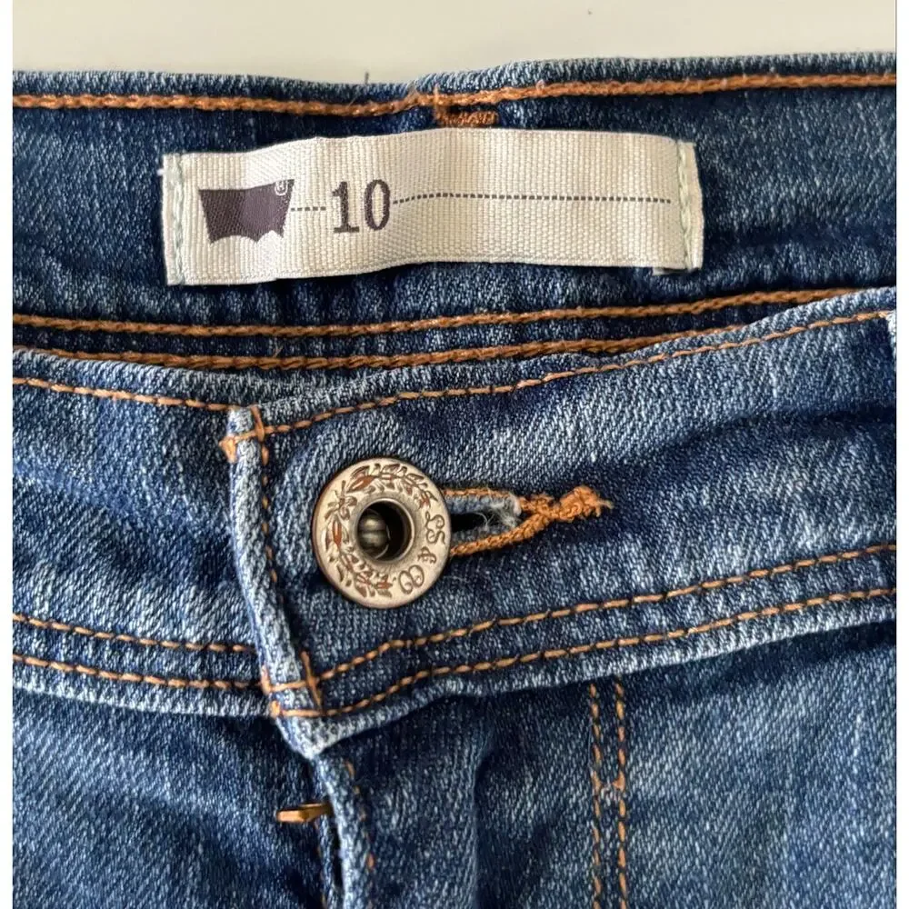 Levi’s Denim Bermuda Stretch Shorts Womens 10 Medium Wash Cuffed Mid Rise